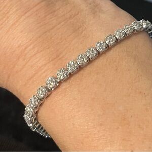 Elegant 10k white gold Tennis Bracelet